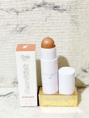 TYS Beauty Dew Stick Highlighter Stick: Honeydew